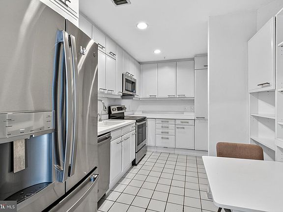 4th image of 3801 Canterbury Rd Unit 403