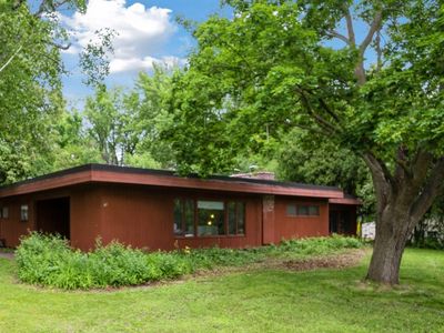 10324 Lakeview Dr W, Minnetonka, MN, 55305