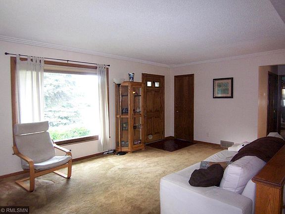 Open entry w/lots of light