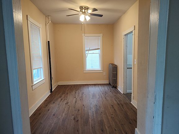 3rd image of 210 13th St