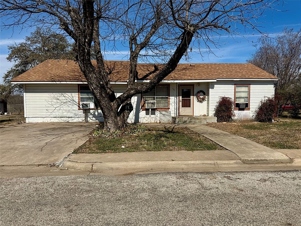 1st image of 131 Nueva Dr
