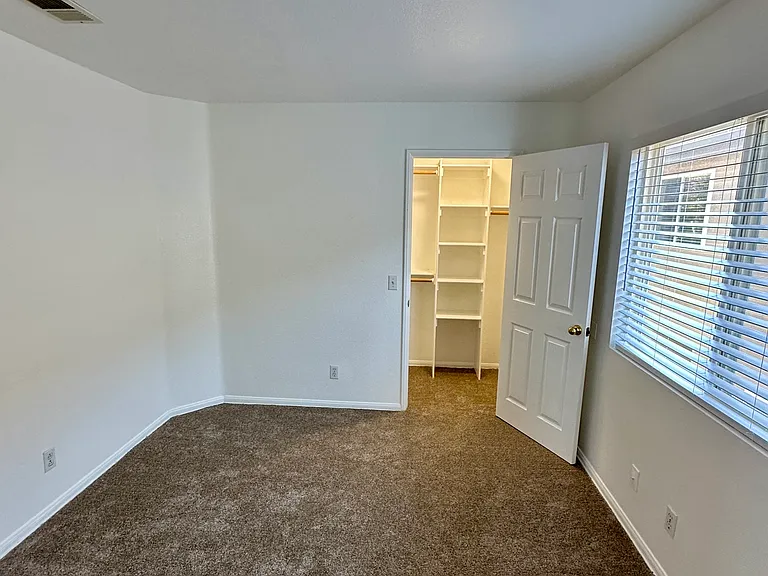 1317 Monument Trail Dr — Photo 13