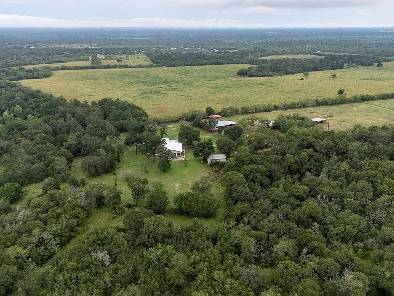 6546 FM 1854 — Photo 33