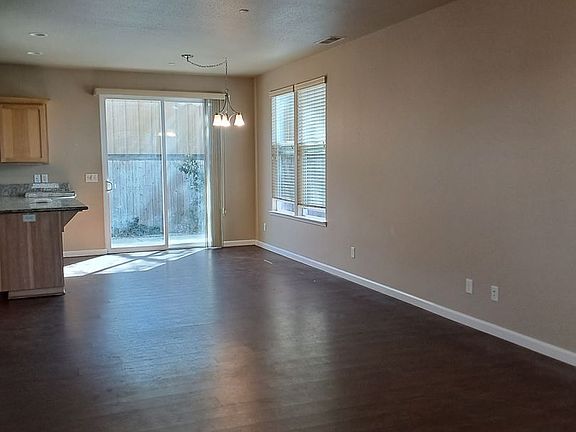 2nd image of 2204 Estes Rd