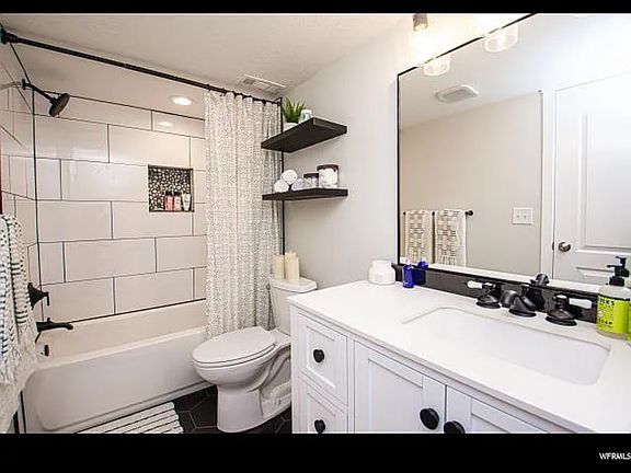 3rd image of 14915 S Thunder Horse Ln