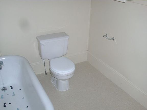 5th image of 822 Prospect Ave NE #1