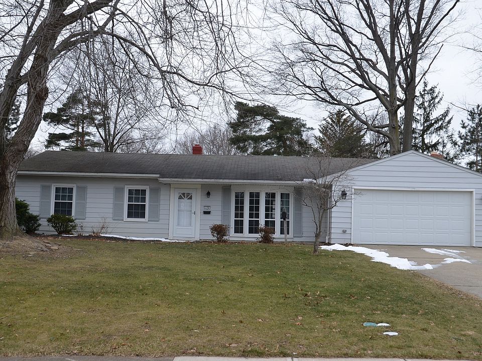 172 Vinewood Dr., Avon Lake