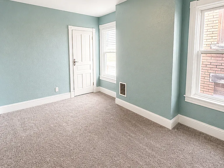 782 Hazelwood Ave — Photo 8