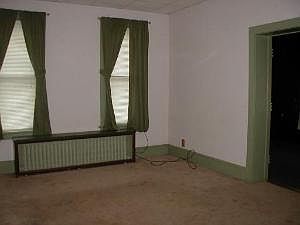 4th image of 427 Marquette St