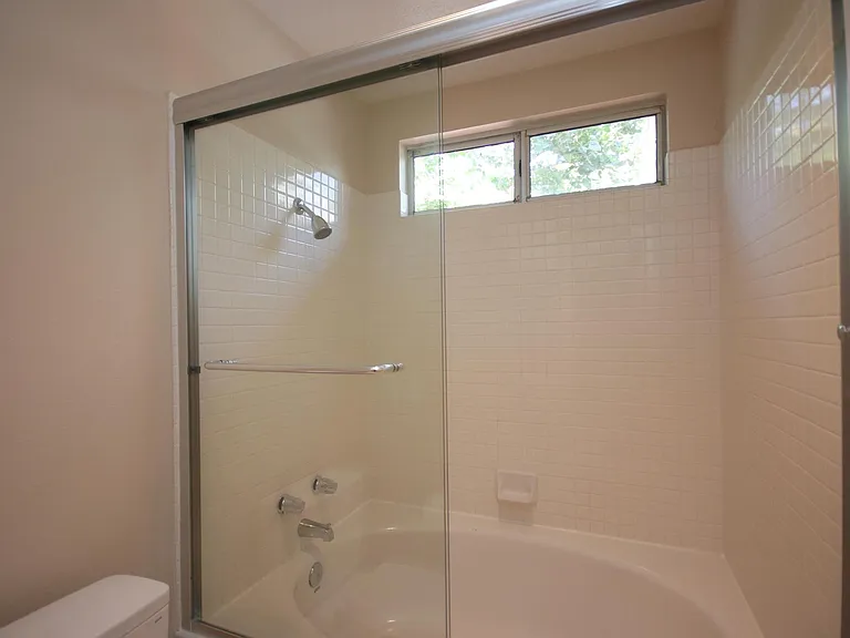 1074 Rocton Dr — Photo 25