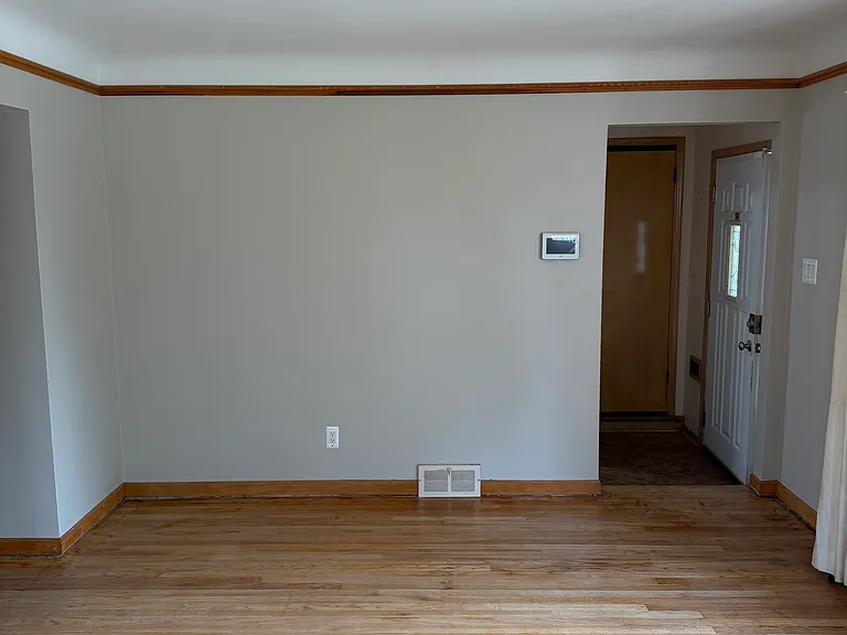 18031 Mott Ave — Photo 11