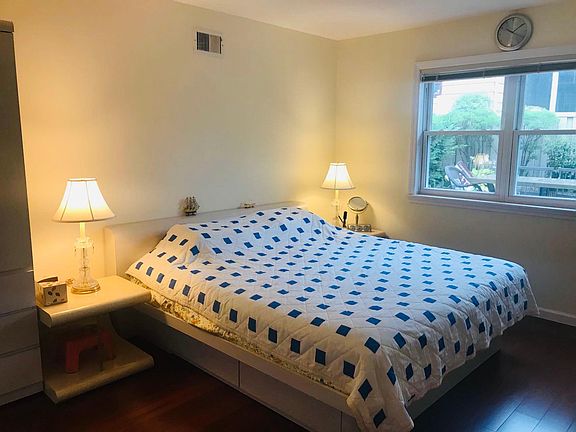 4th image of 41 Westmoreland Pl #1