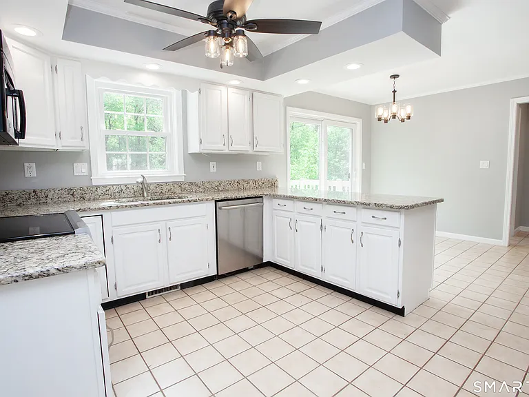 24 Old Mill Dr — Photo 11