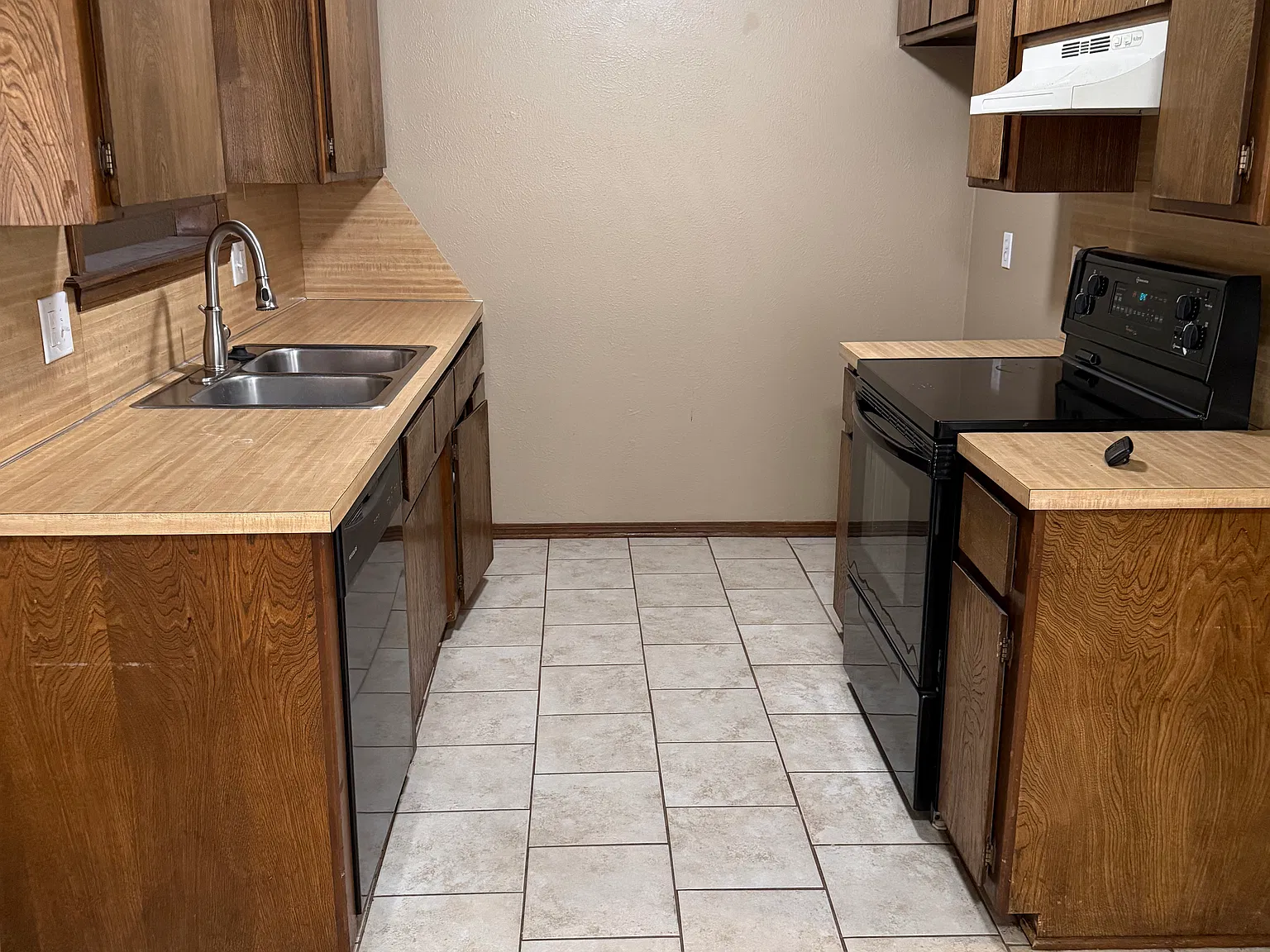 2 bed, 970 sqft, $1,100 — Photo 2