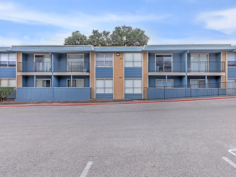 Oak Creek — Photo 24