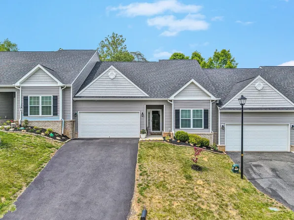 22 Carrington Ct, Roanoke, VA 24019