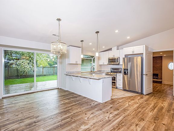Beautiful hardwood floor throughout. 