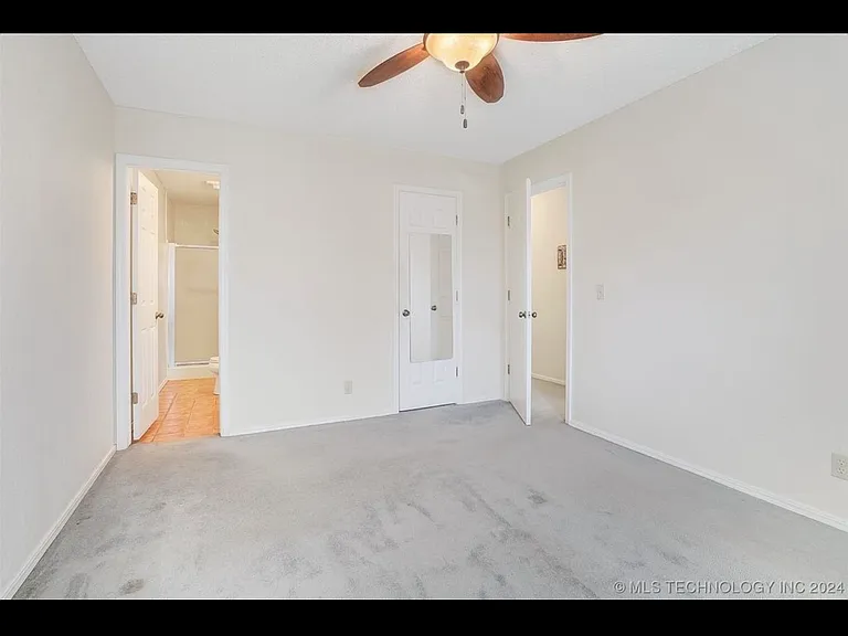 4801 S Gum Ave — Photo 3