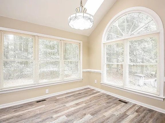 3rd image of 5904 Gates Mill Pl