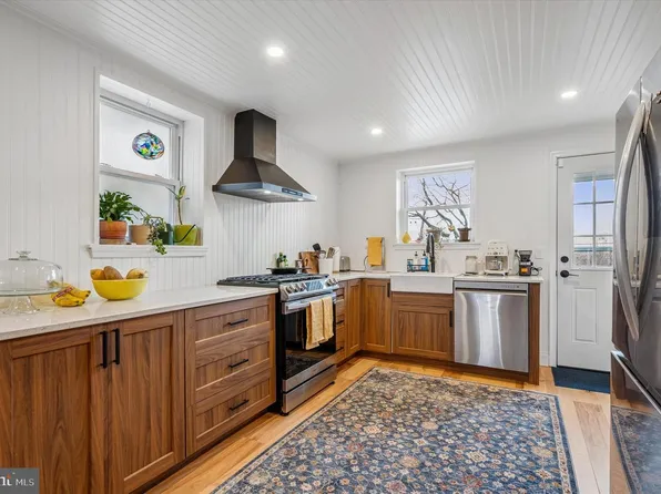 6626 Musgrave St, Philadelphia, PA 19119