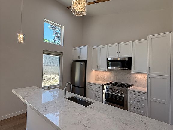 5th image of 1853 N Avenue 53