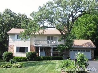 5004 Valerie Dr, Crystal Lake, IL 60014