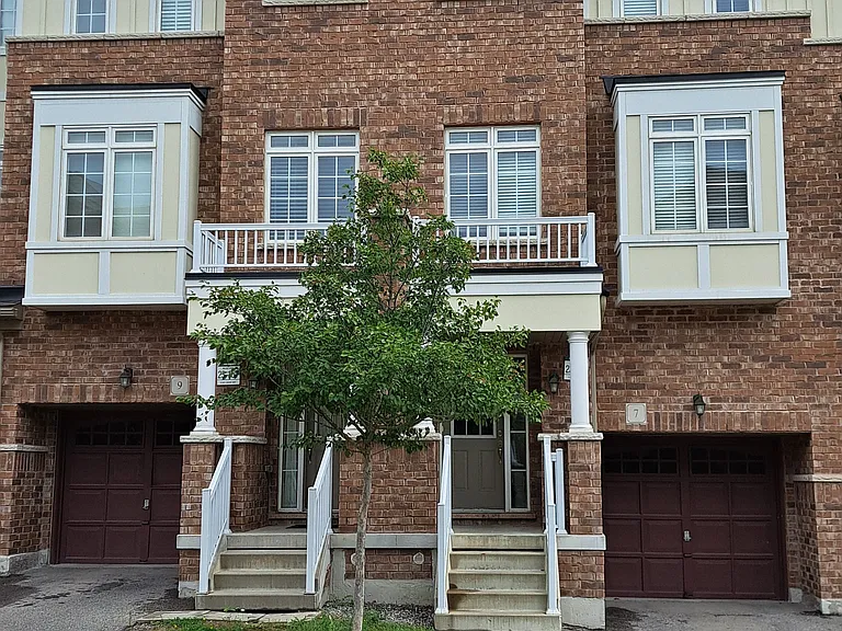 7 Roy Grove Way — Photo 1