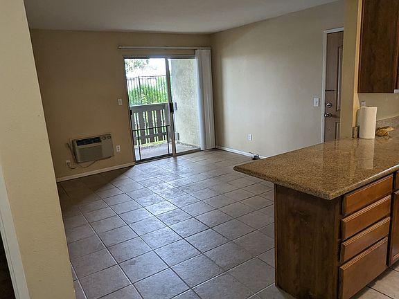 2nd image of 830 W Lincoln Ave #6