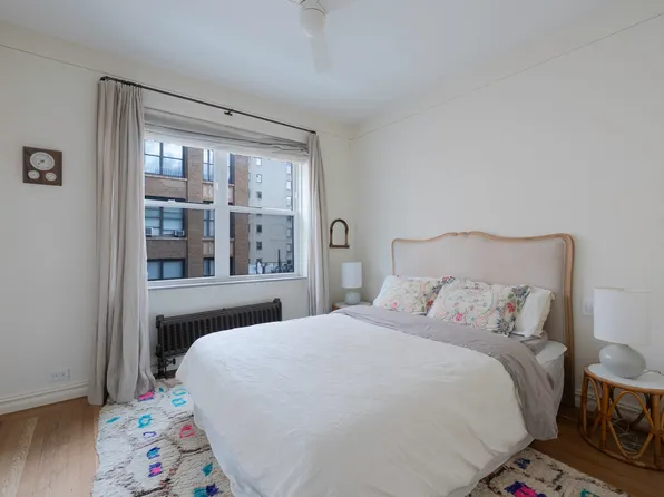 210 West 19th Street image 4 of 12