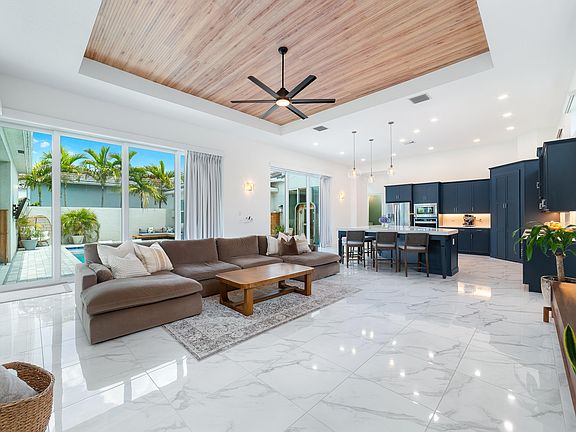 3rd image of 4560 ESTATES Circle