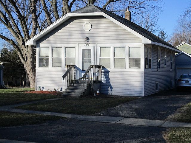 1st image of 108 N Crest Ave
