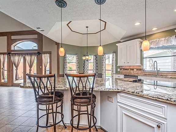 5th image of 3202 Mission Grove Dr
