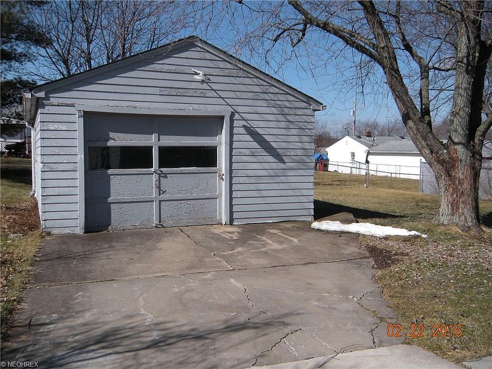 2nd image of 660 W Heights Ave