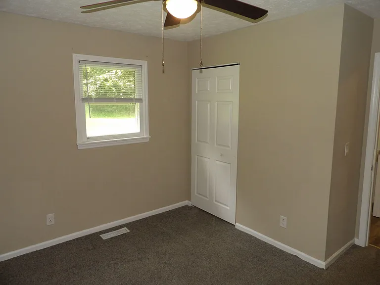 139 Lawrence St — Photo 27