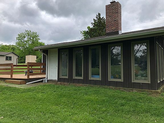 Deck/Exterior Sunroom
