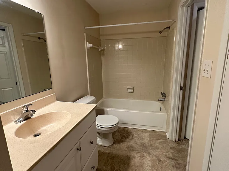 401 N Cromwell Rd #D7 — Photo 9