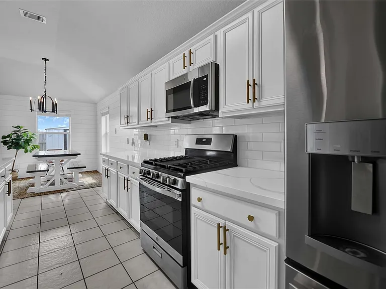 997 Hamilton St — Photo 9