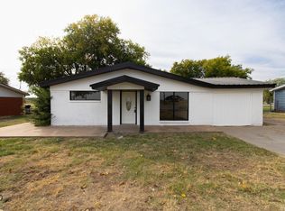 674 Bell Rd S, Iowa Park, TX 76367