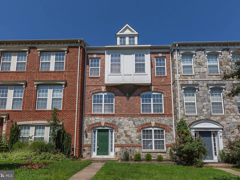 1105 Patrick St