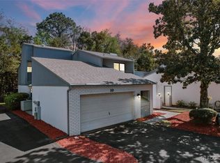 10 Pinewood Gdns, Homosassa, FL 34446