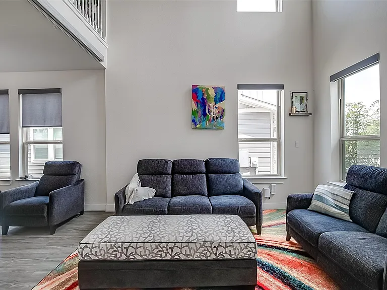 15912 Cadoz Dr — Photo 8