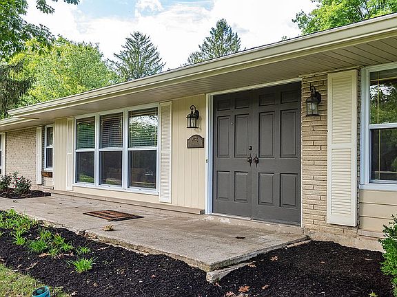 3rd image of 2336 Weller Ln
