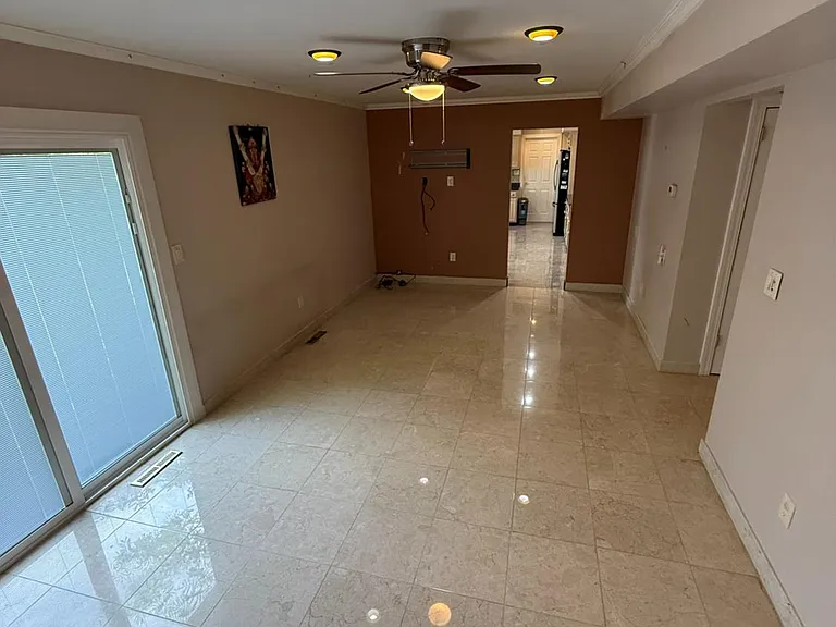 43 Jonathan Dr — Photo 11