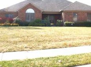 4121 Royal Oak Dr, New Albany, IN 47150
