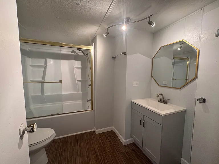 5811 Grey St — Photo 17