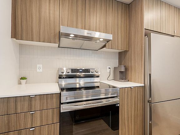 5th image of 32838 Landeau Pl #609