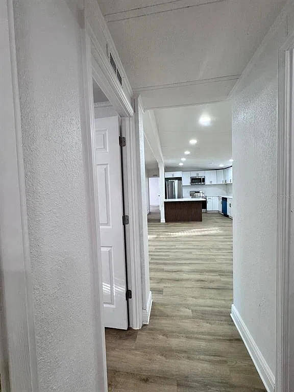 3 bed, 2.0 bath, 1352 sqft, $2,000 — Photo 2