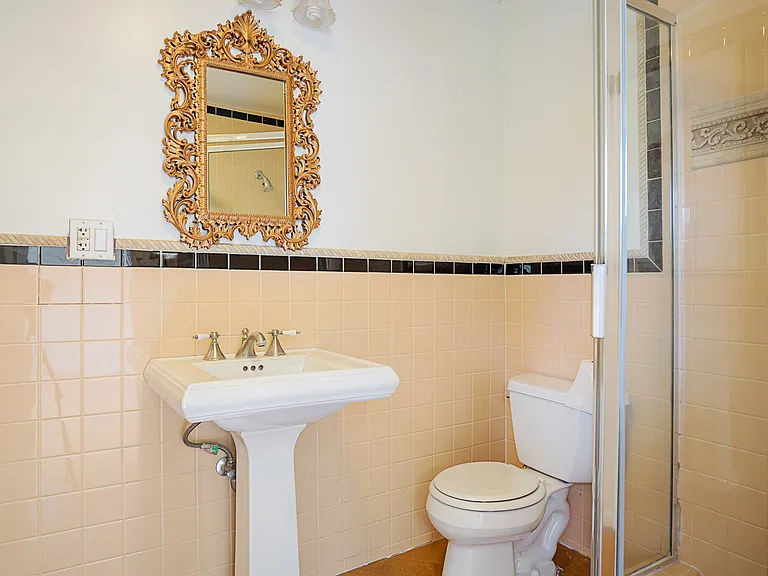 4018 Clayton Ave — Photo 12
