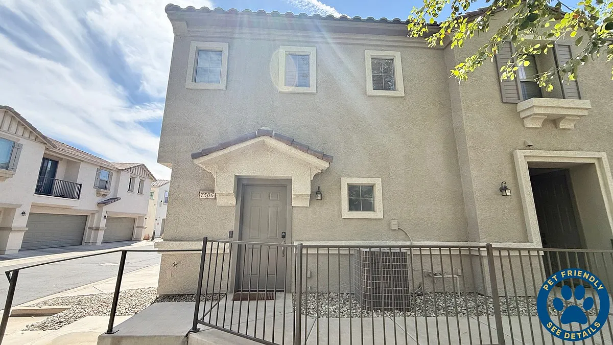 2 bed, 2.0 bath, 1205 sqft, $2,099 — Photo 1