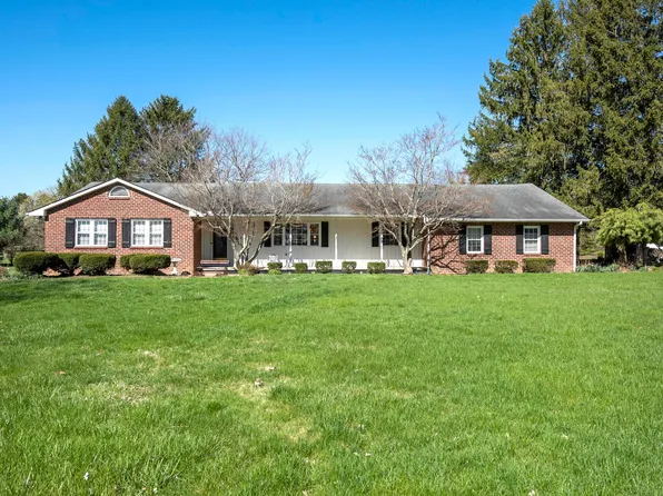 11925 Woodbridge Ln NW, Baltimore, OH 43105